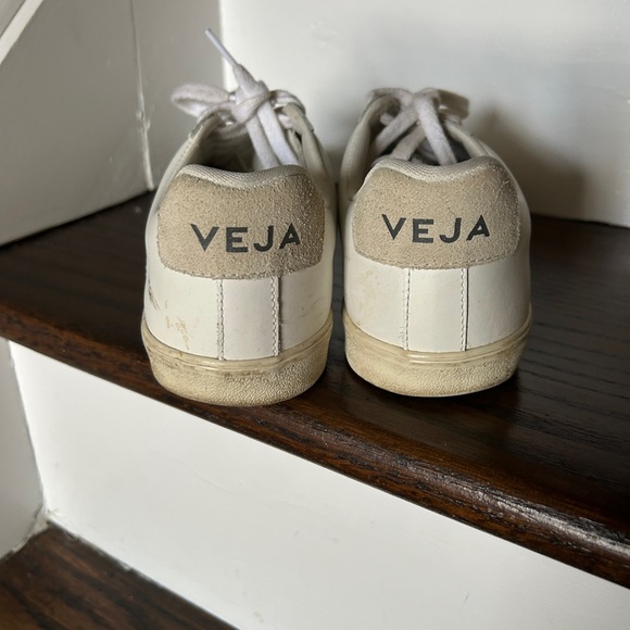 Veja Women's Cream Sneakers - Picture 3 of 5